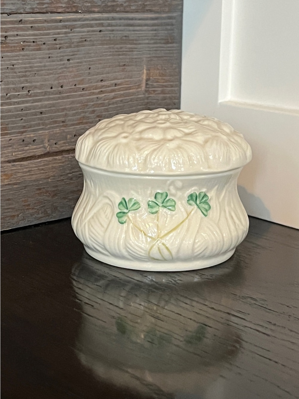 Belleek Daisy Embossed Trinket Box